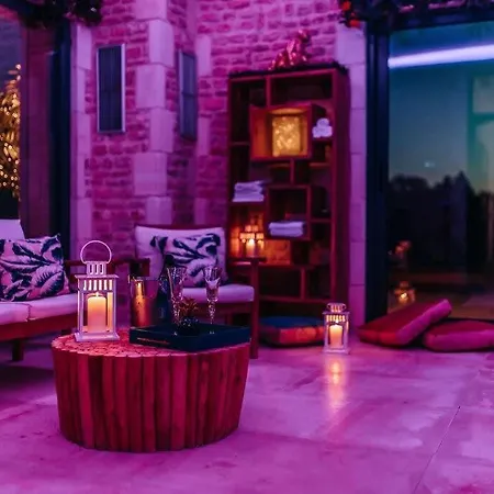 بيت للعطل Superbe Avec Piscine Interieure Chauffee *