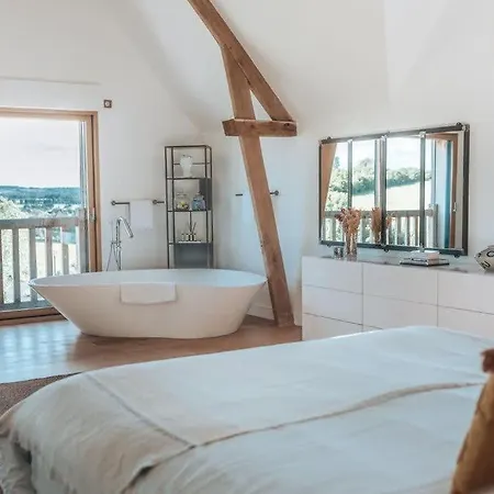 Superbe Avec Piscine Interieure Chauffee