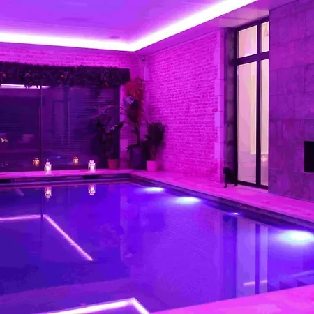 Superbe Avec Piscine Interieure Chauffee Ferienhaus *